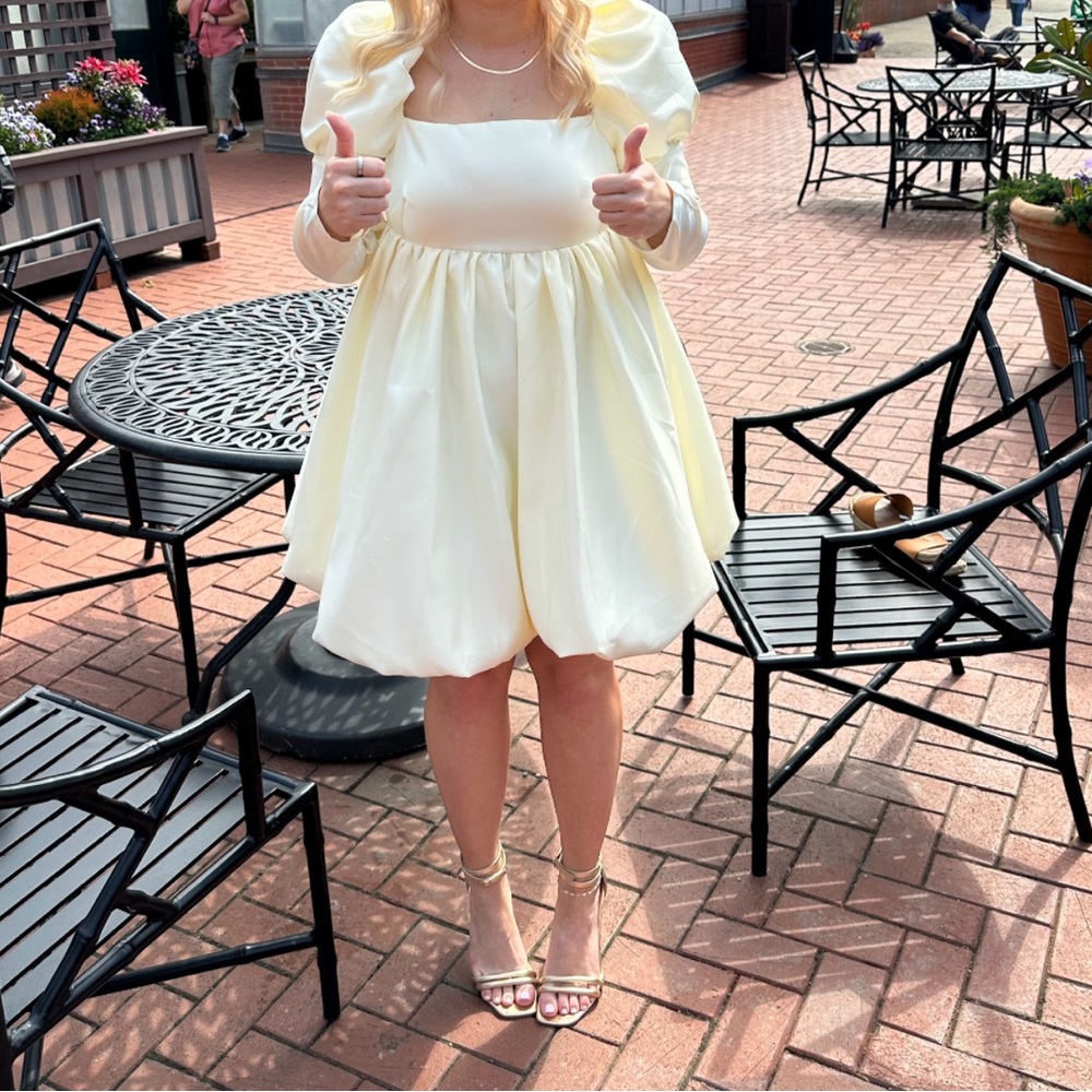 Elegant White Puff Sleeve Dress - Picture 3 of 5